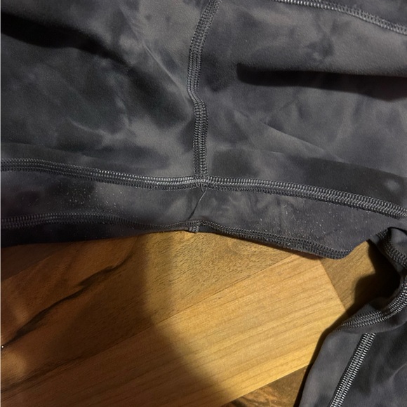 Lululemon Black Diamond Dye Leggings size 4 28 inch inseam - Picture 4 of 4